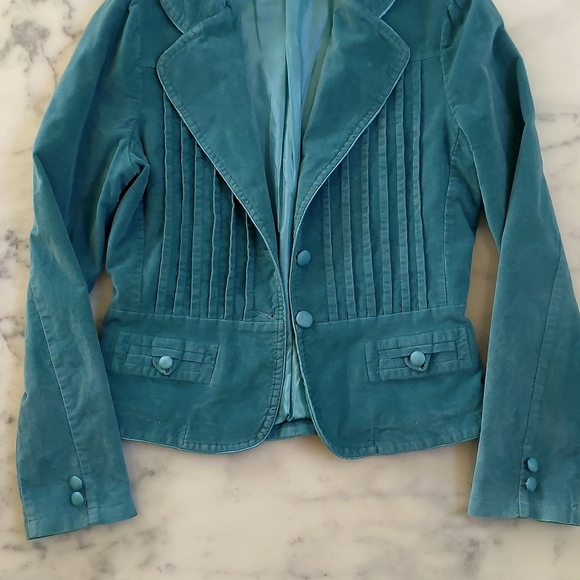 Cell Cotton/Spandex Fully lined corduroy green blazer with front design. - Picture 4 of 6